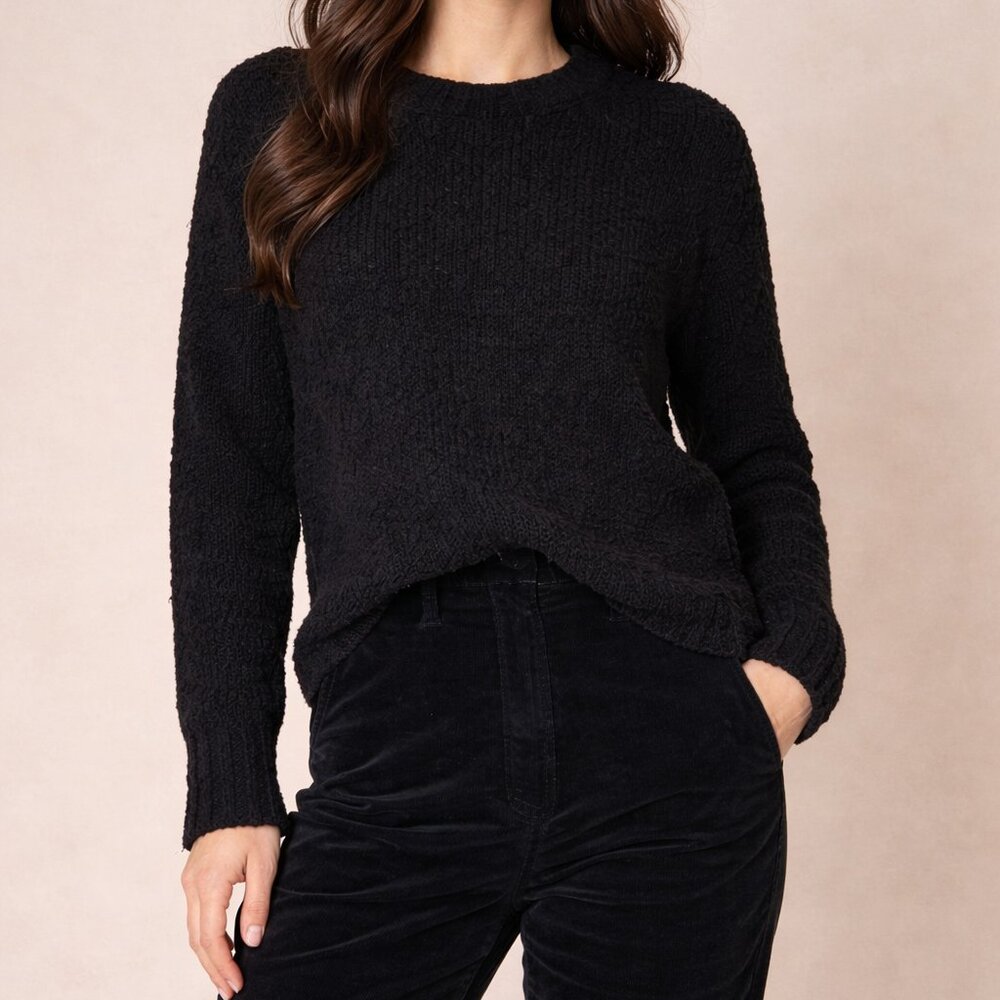 Social Standard Sweater size L